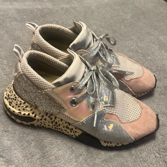 Steve Madden - J Cliff sneakers, well-worn, size 5, pink sparkle - Picture 1 of 6